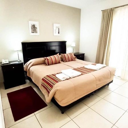 Laplace Hotel Cordoba Bagian luar foto